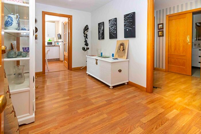 Casas en venta y pisos alquiler - 1