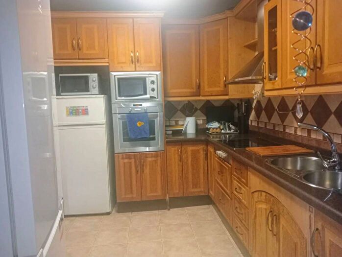 Casas en venta y pisos alquiler - 2