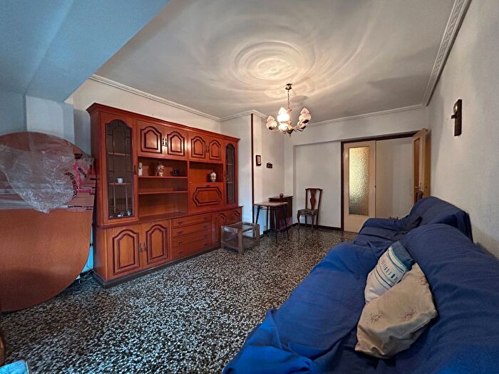 Casas en venta y pisos alquiler - 2