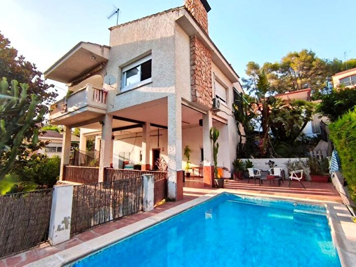 Casa en venta en Godelleta, Valencia de 4 habitaciones