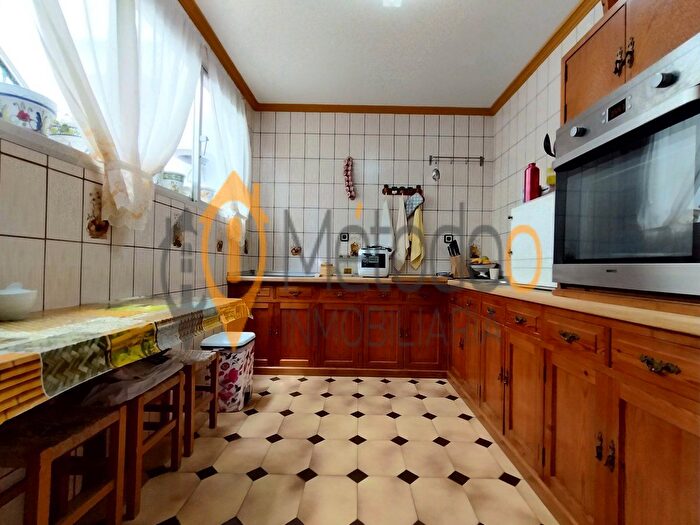 Casas en venta y pisos alquiler - 3