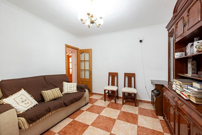 Casas en venta y pisos alquiler - 2