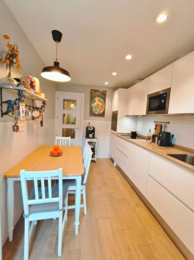 Casas en venta y pisos alquiler - 2