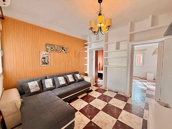 Casas en venta y pisos alquiler - 1