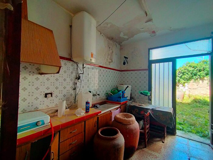 Casas en venta y pisos alquiler - 3