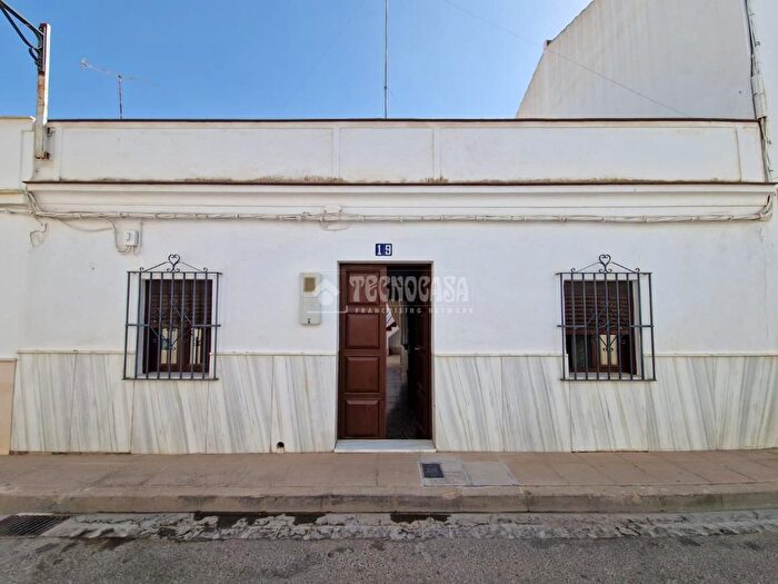 Casas en venta y pisos alquiler - 1