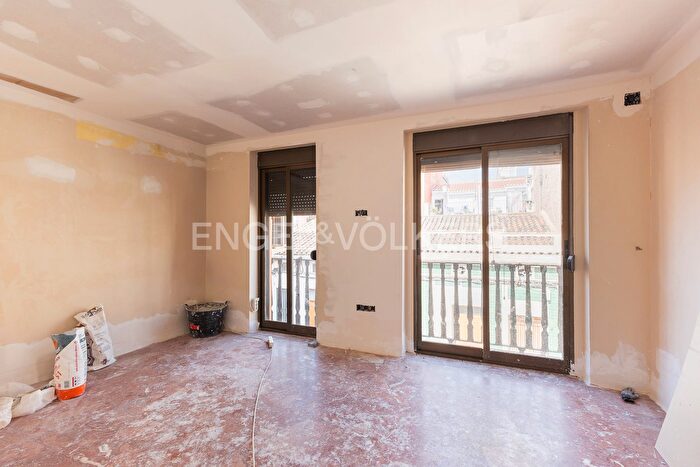 Casas en venta y pisos alquiler - 1