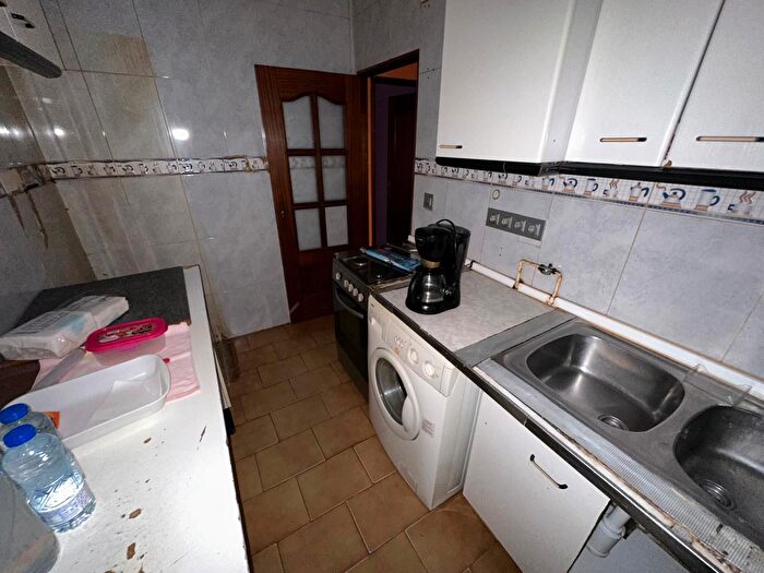 Casas en venta y pisos alquiler - 3