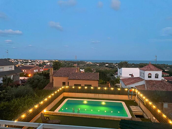 Casa en venta en Santa Maria, Vilanova i la Geltrú de 4 habitaciones