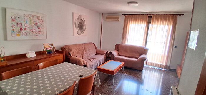 Piso en venta en Quatre Carreres, Malilla de 4 habitaciones