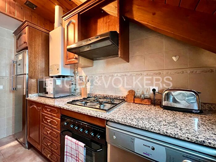 Casas en venta y pisos alquiler - 3