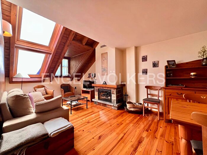 Casas en venta y pisos alquiler - 1