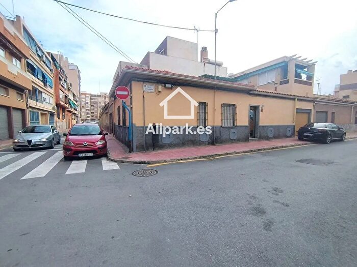 Casas en venta y pisos alquiler - 1