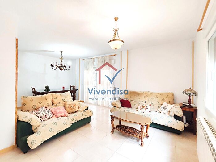 Casas en venta y pisos alquiler - 3