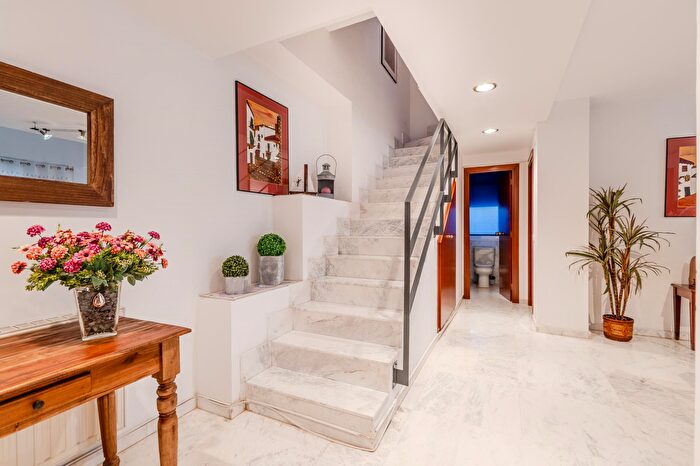Casas en venta y pisos alquiler - 1