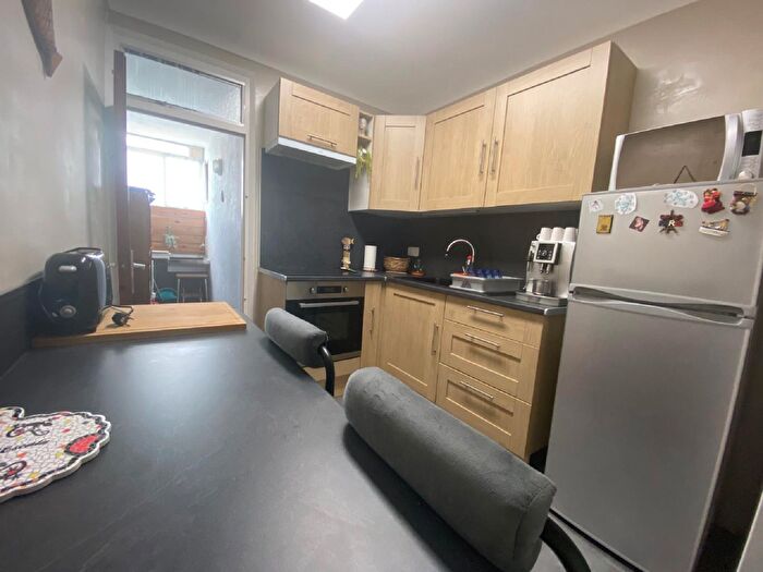 Casas en venta y pisos alquiler - 2