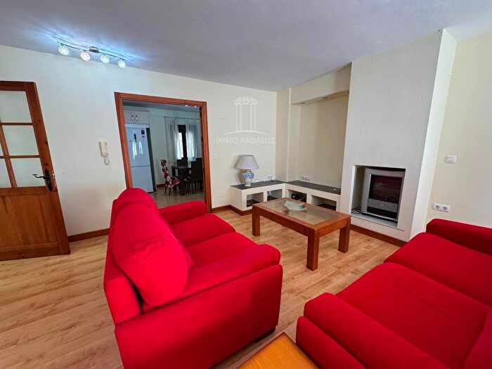 Casas en venta y pisos alquiler - 3