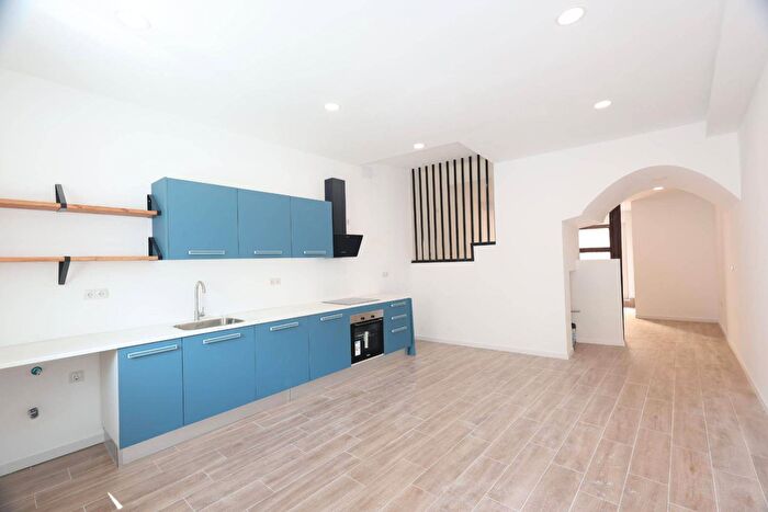Casas en venta y pisos alquiler - 1