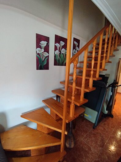 Casas en venta y pisos alquiler - 3