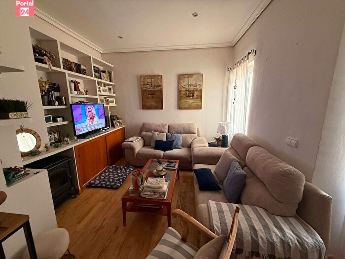 Casas en venta y pisos alquiler - 3