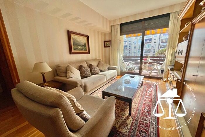 Casas en venta y pisos alquiler - 1