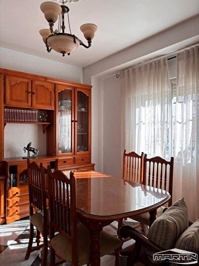 Casas en venta y pisos alquiler - 3