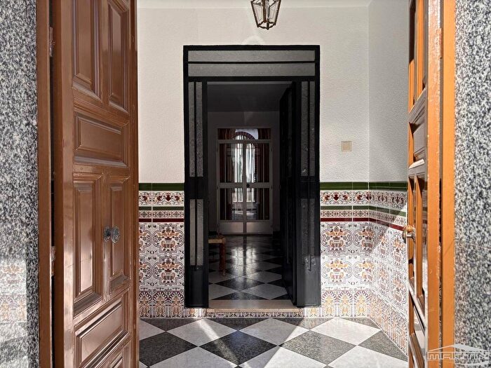 Casas en venta y pisos alquiler - 1