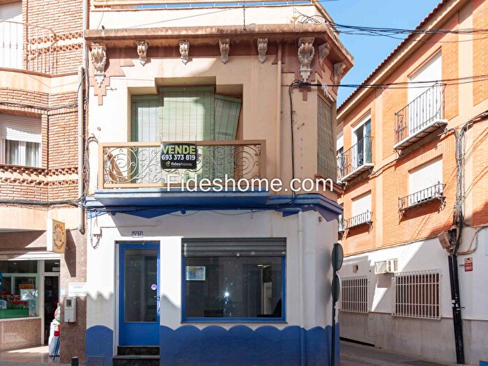 Casas en venta y pisos alquiler - 1