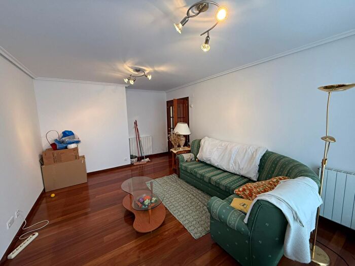 Casas en venta y pisos alquiler - 2