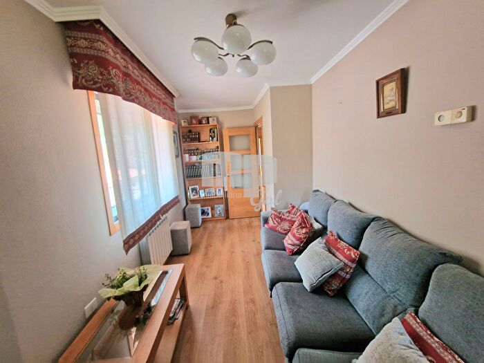 Casas en venta y pisos alquiler - 3