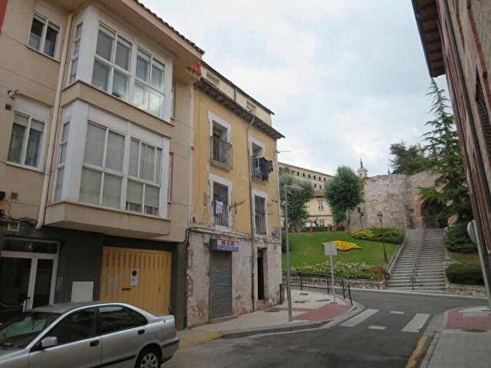 Casas en venta y pisos alquiler - 1