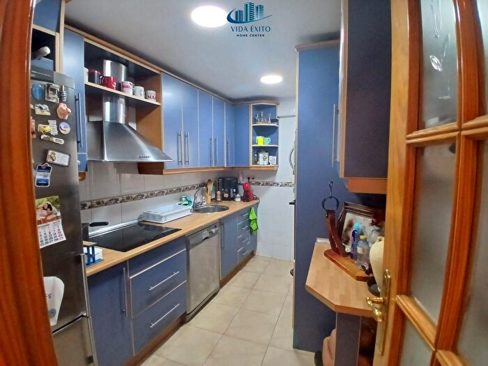 Casas en venta y pisos alquiler - 3