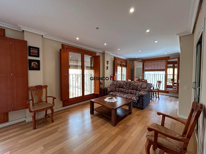 Casas en venta y pisos alquiler - 1