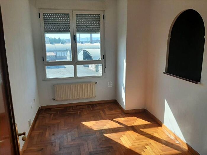 Piso en venta en Lugones, Siero de 2 habitaciones