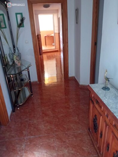 Casas en venta y pisos alquiler - 1