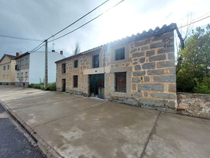 Casa en venta en Muñogalindo, Ávila de 4 habitaciones
