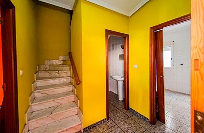 Casas en venta y pisos alquiler - 3