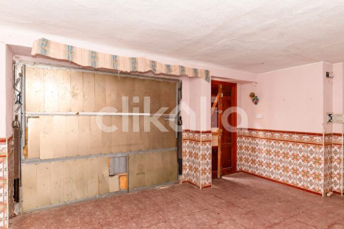 Casas en venta y pisos alquiler - 1
