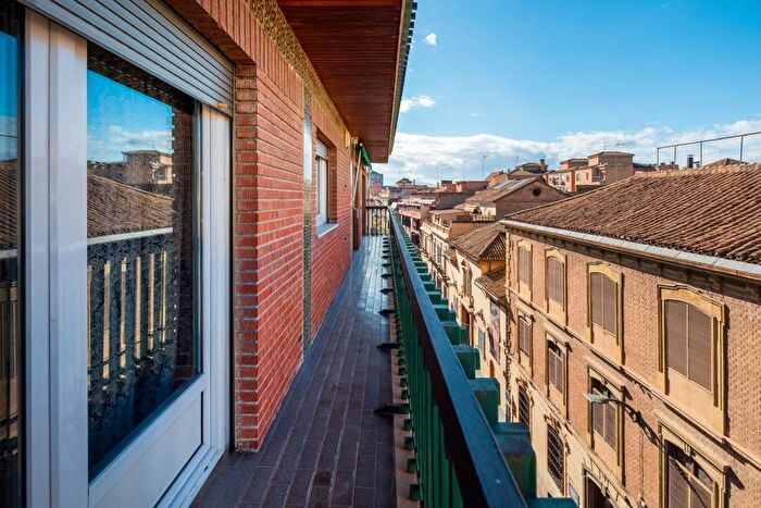 Casas en venta y pisos alquiler - 2