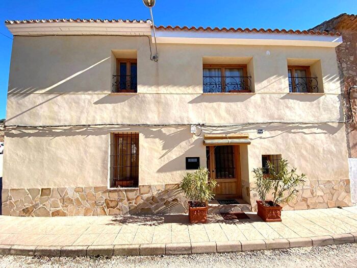Casa en venta en Comunitat Valenciana, Alicante de 3 habitaciones