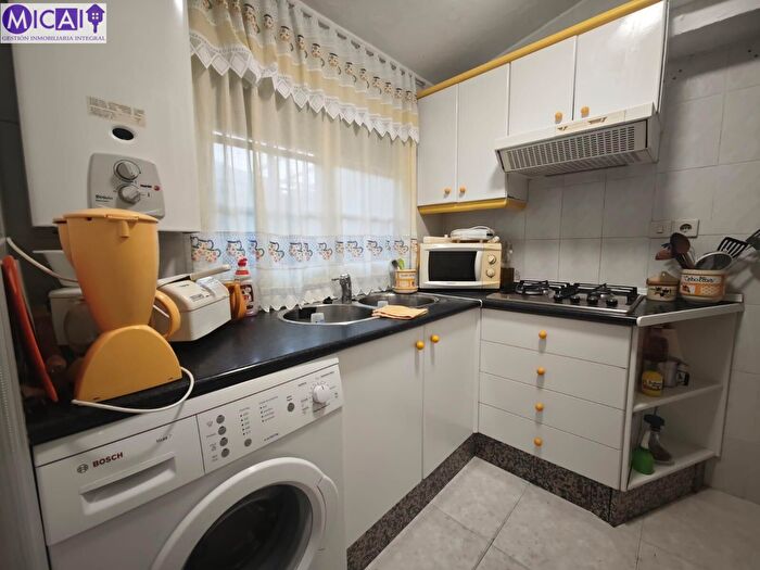 Casas en venta y pisos alquiler - 3
