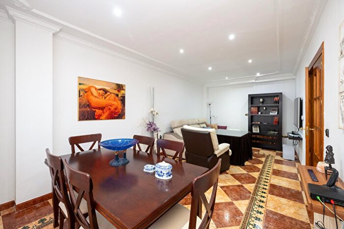 Casas en venta y pisos alquiler - 3