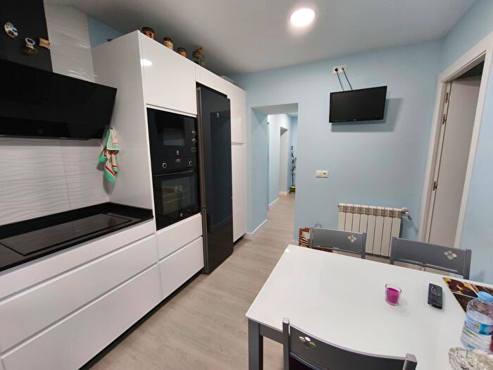 Casas en venta y pisos alquiler - 2