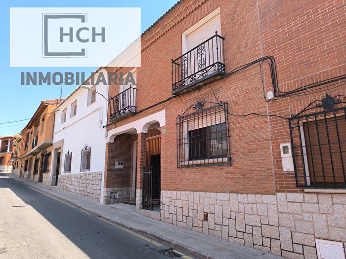 Casas en venta y pisos alquiler - 1