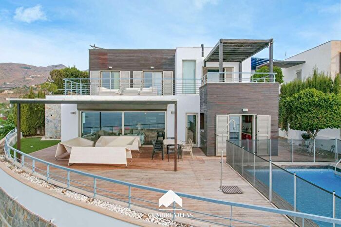 Casa en venta en Velilla Velilla Taramay, Almuñécar de 4 habitaciones