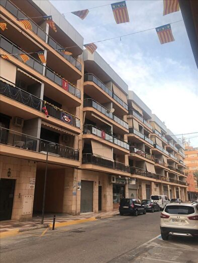 Casas en venta y pisos alquiler - 1