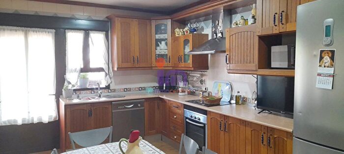 Casas en venta y pisos alquiler - 3
