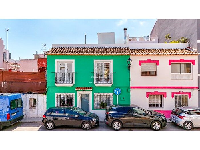 Casas en venta y pisos alquiler - 1