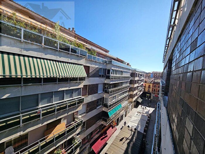 Casas en venta y pisos alquiler - 3