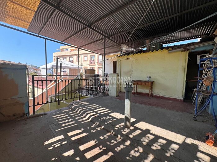 Casas en venta y pisos alquiler - 3